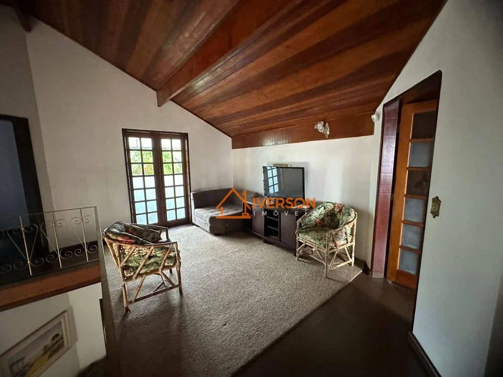 Casa, 5 quartos, 190 m² - Foto 1