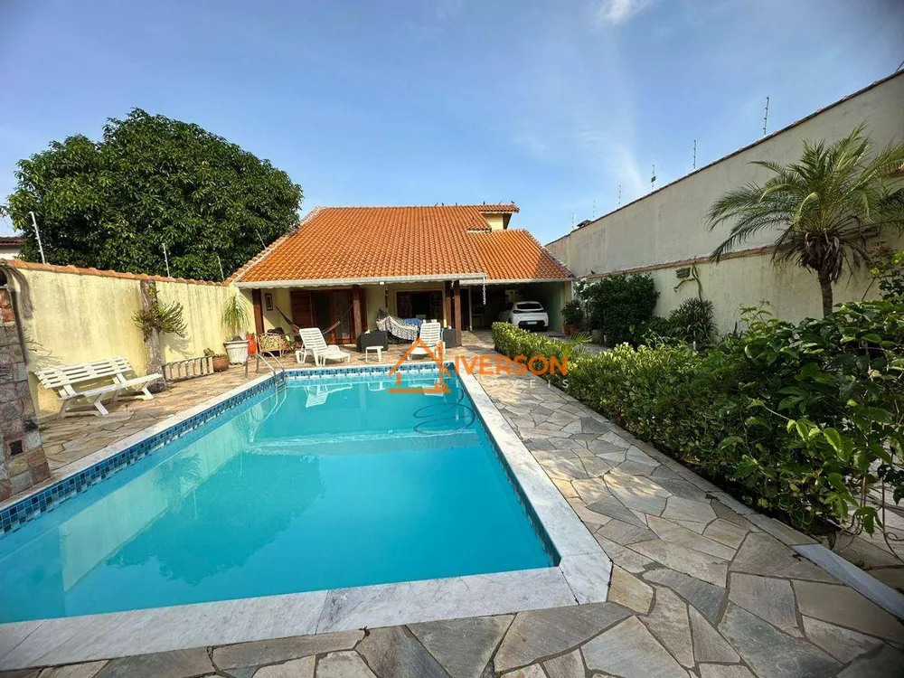 Casa, 5 quartos, 190 m² - Foto 1