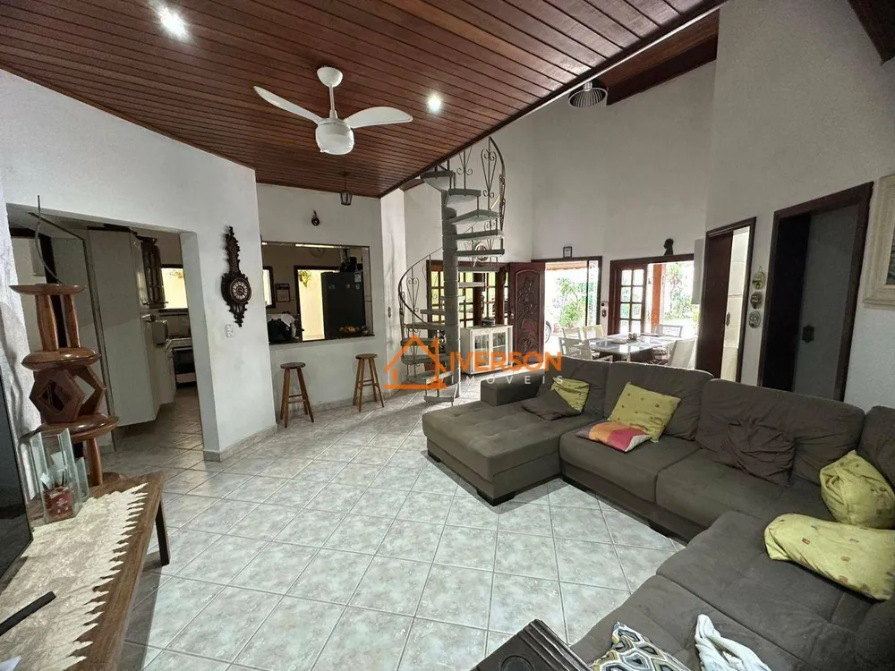 Casa, 5 quartos, 190 m² - Foto 2