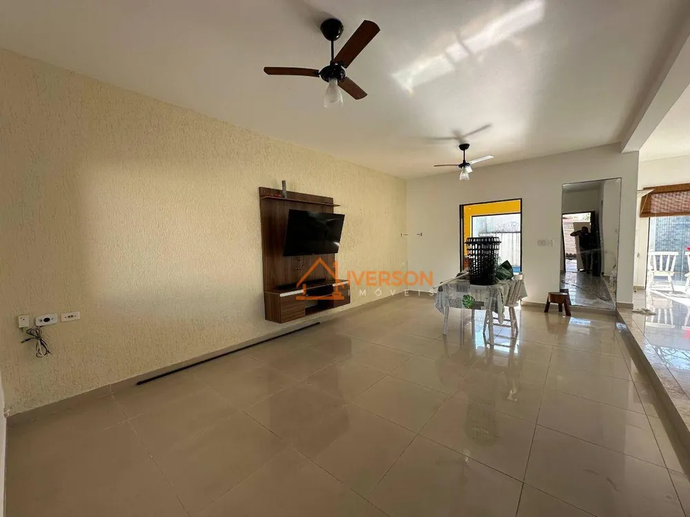 Casa, 3 quartos, 138 m² - Foto 2