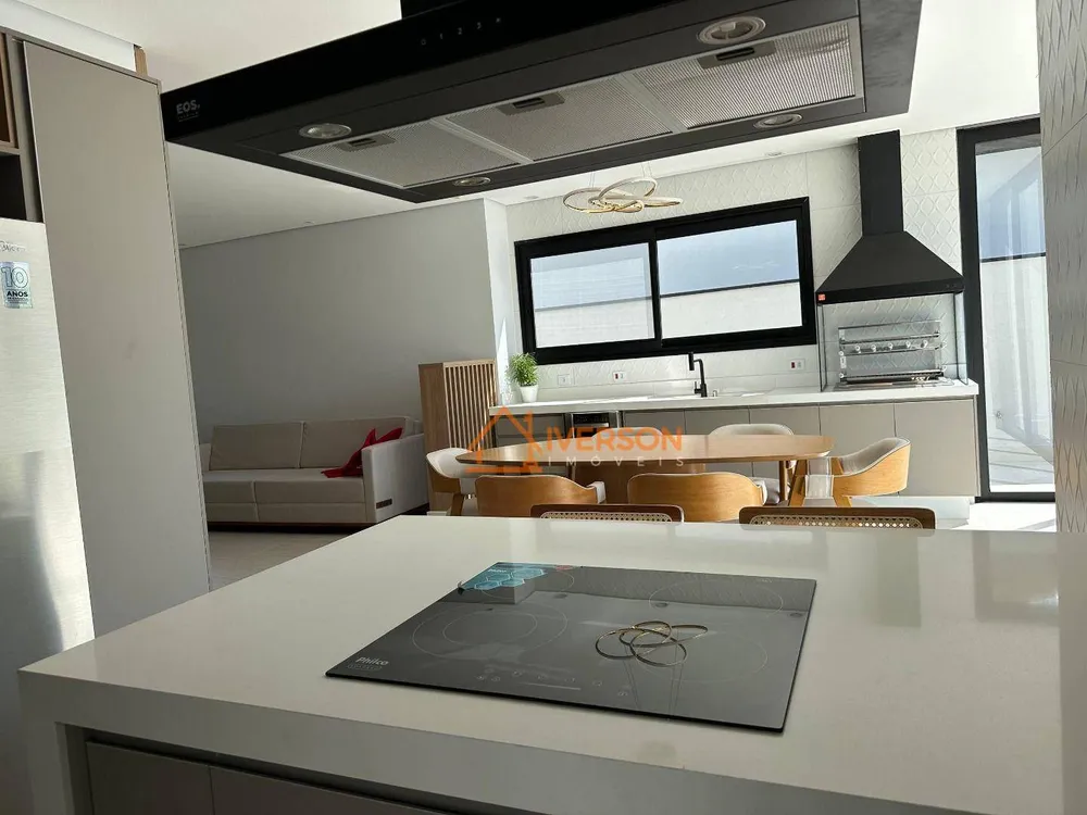 Sobrado, 4 quartos, 218 m² - Foto 2