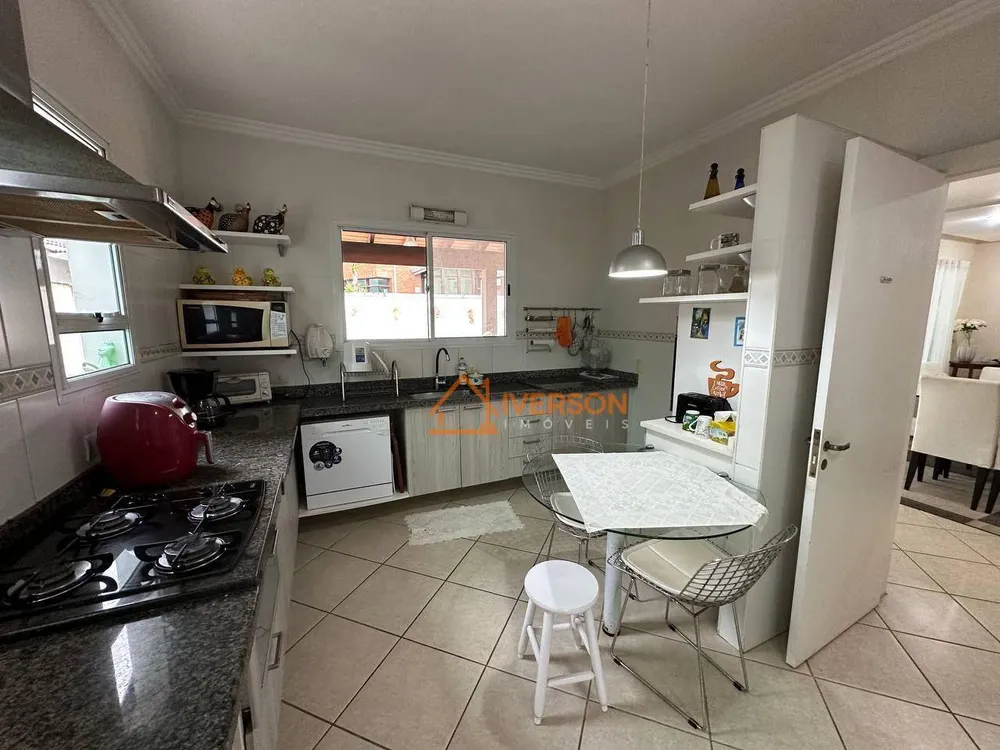 Sobrado, 5 quartos, 286 m² - Foto 4