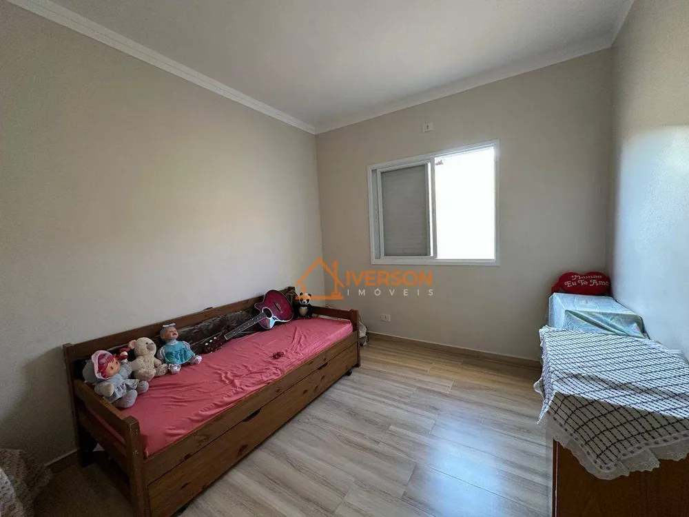Casa, 4 quartos, 195 m² - Foto 2