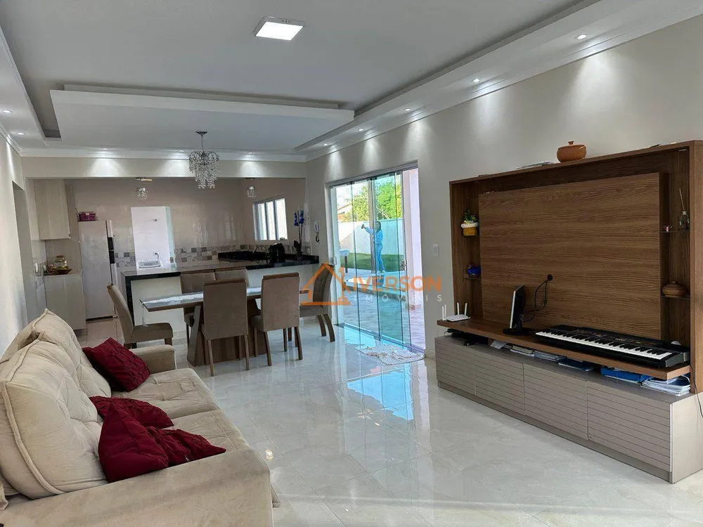 Casa, 4 quartos, 195 m² - Foto 3