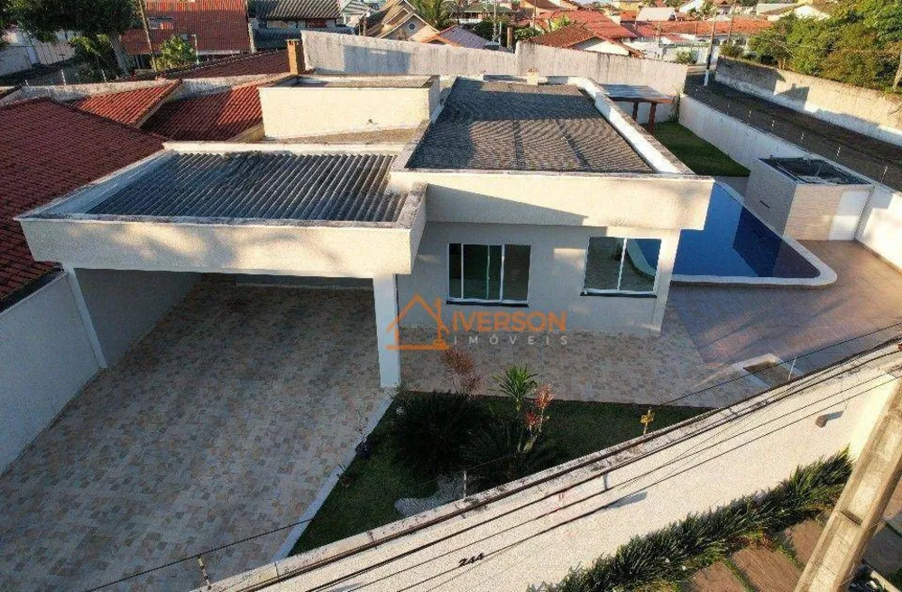 Casa, 4 quartos, 195 m² - Foto 1