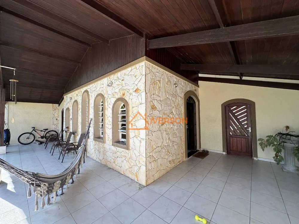 Casa, 4 quartos, 192 m² - Foto 1