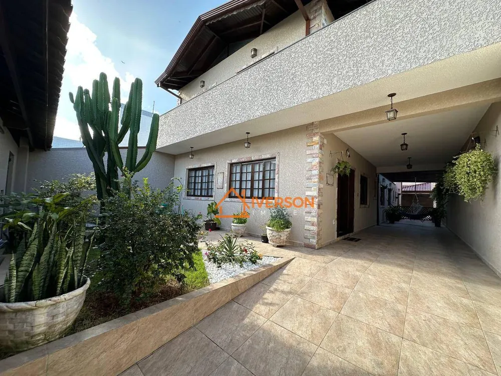 Casa, 5 quartos, 375 m² - Foto 1