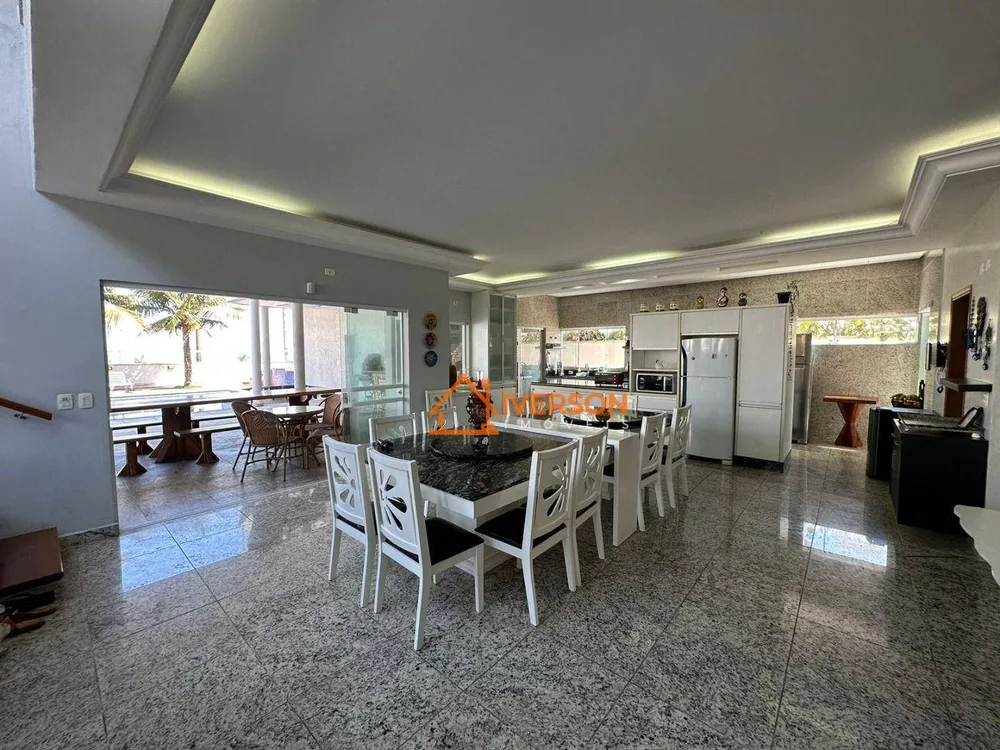 Sobrado, 11 quartos, 800 m² - Foto 1