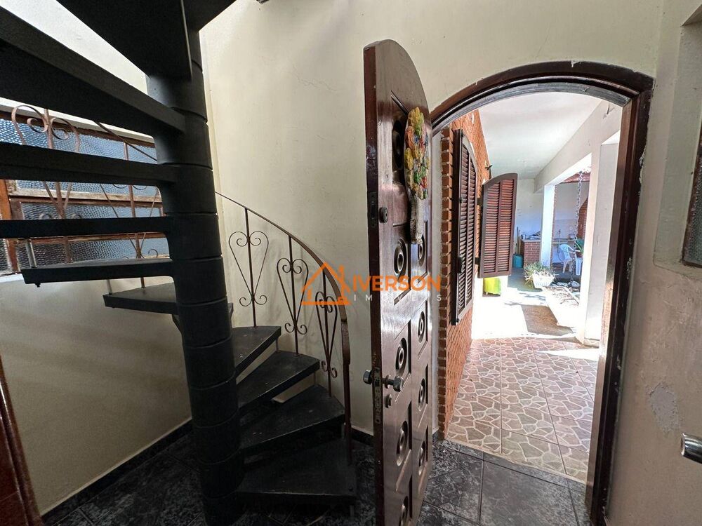 Casa, 6 quartos, 425 m² - Foto 2