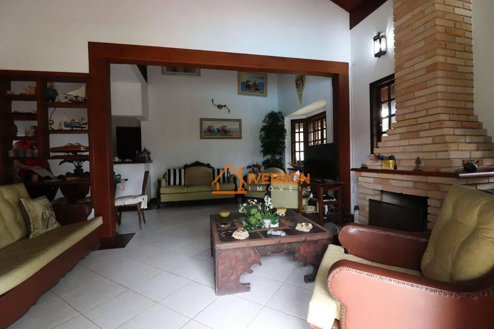 Sobrado, 5 quartos, 297 m² - Foto 1