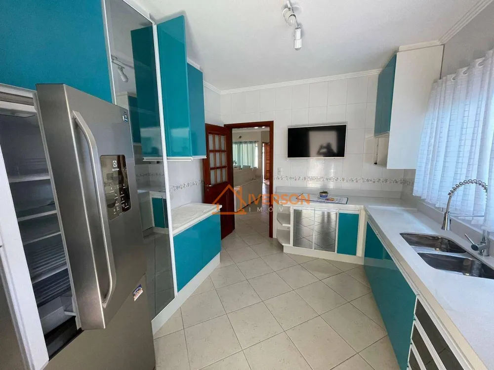 Sobrado, 3 quartos, 196 m² - Foto 2