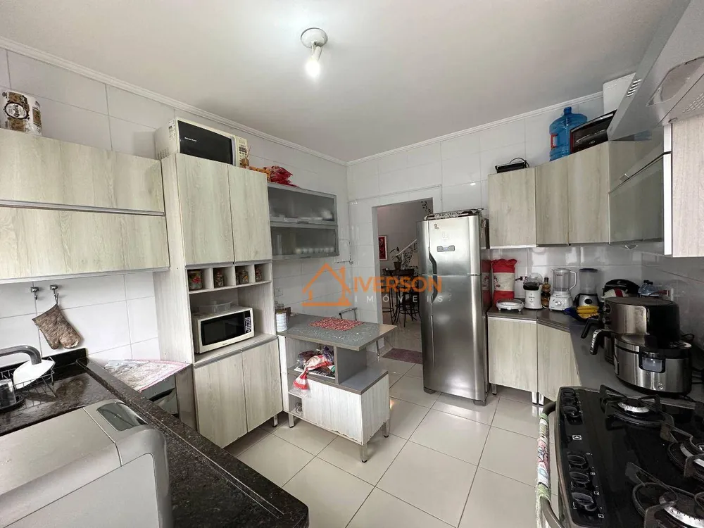 Casa, 4 quartos, 206 m² - Foto 3