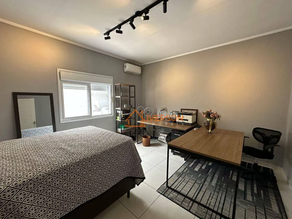 Casa, 4 quartos, 206 m² - Foto 2
