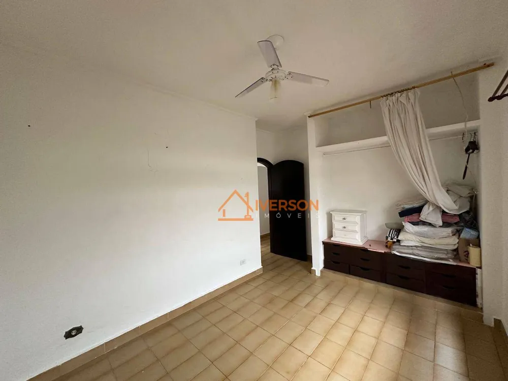 Casa, 4 quartos, 240 m² - Foto 3