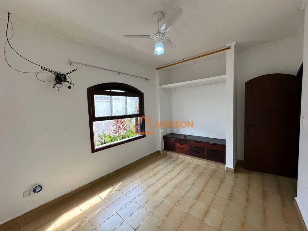 Casa, 4 quartos, 240 m² - Foto 5