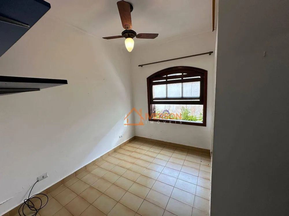 Casa, 4 quartos, 240 m² - Foto 4