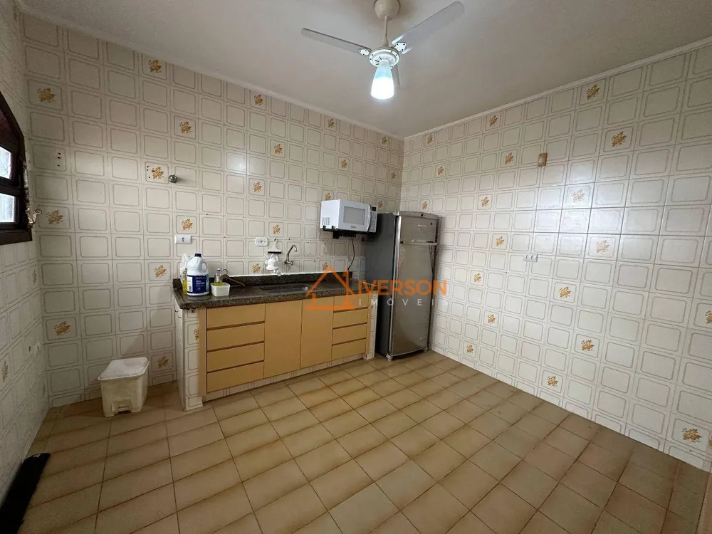 Casa, 4 quartos, 240 m² - Foto 2