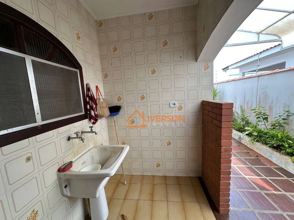 Casa, 4 quartos, 240 m² - Foto 9