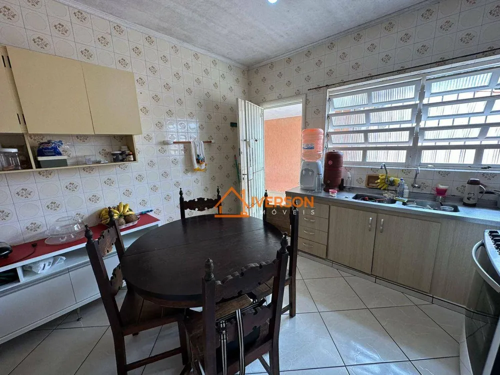 Casa, 5 quartos, 237 m² - Foto 2