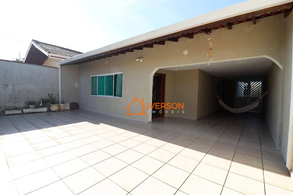 Casa, 4 quartos, 178 m² - Foto 1