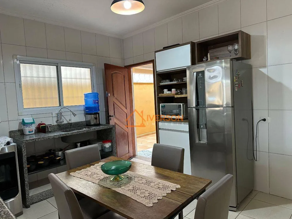 Casa, 3 quartos, 180 m² - Foto 3