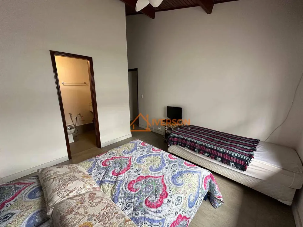 Casa, 4 quartos, 249 m² - Foto 2