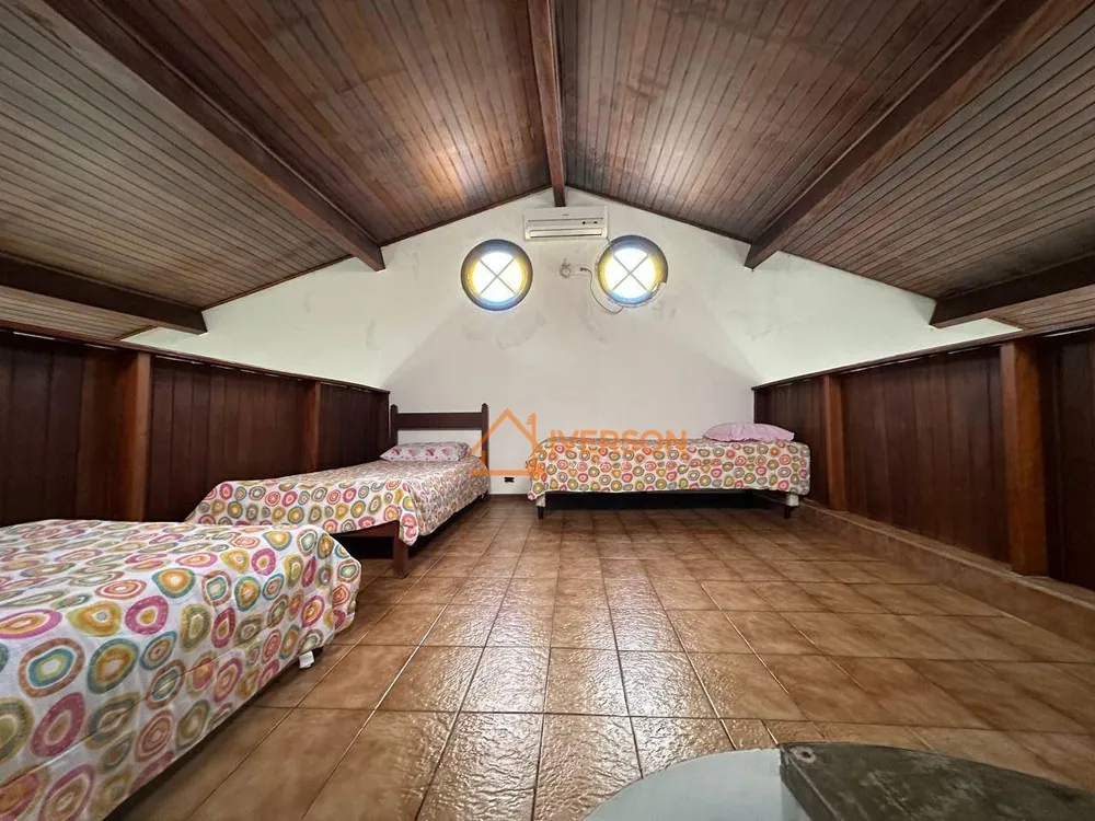 Casa, 4 quartos, 249 m² - Foto 4