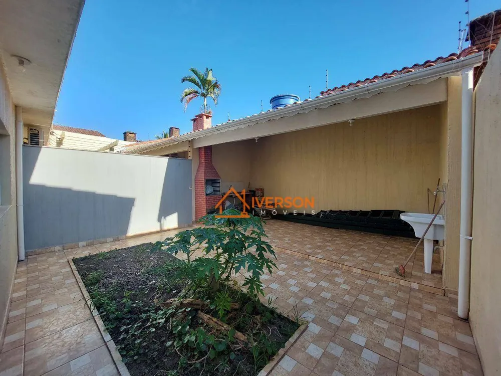 Casa, 3 quartos, 107 m² - Foto 1