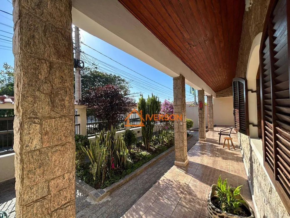 Casa, 3 quartos, 188 m² - Foto 1