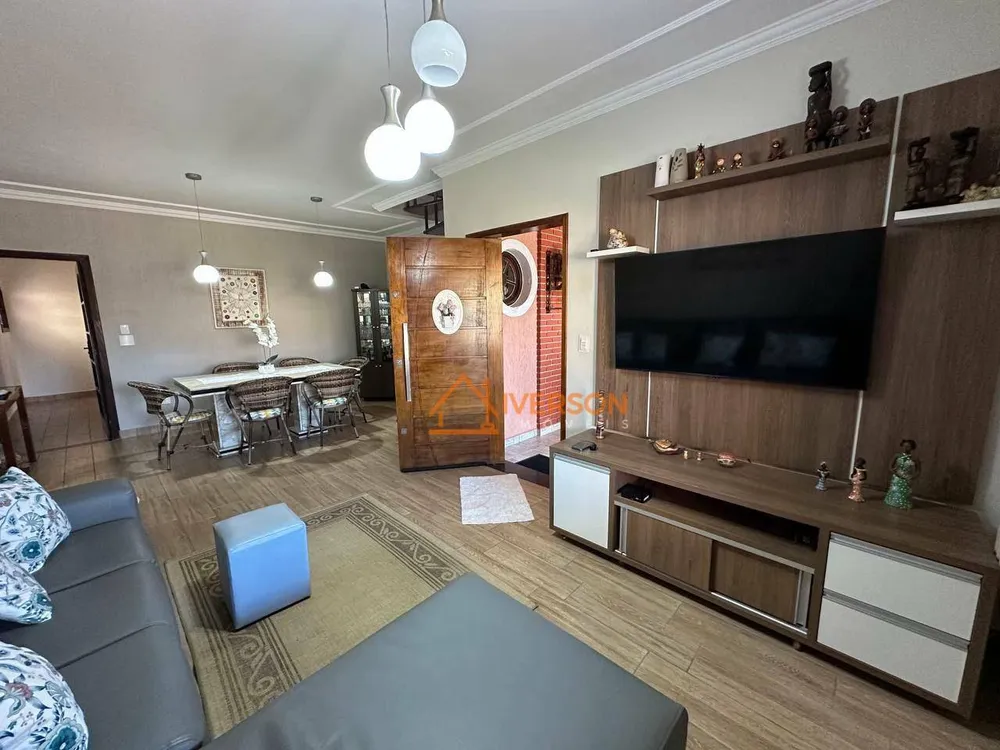Casa, 3 quartos, 195 m² - Foto 6