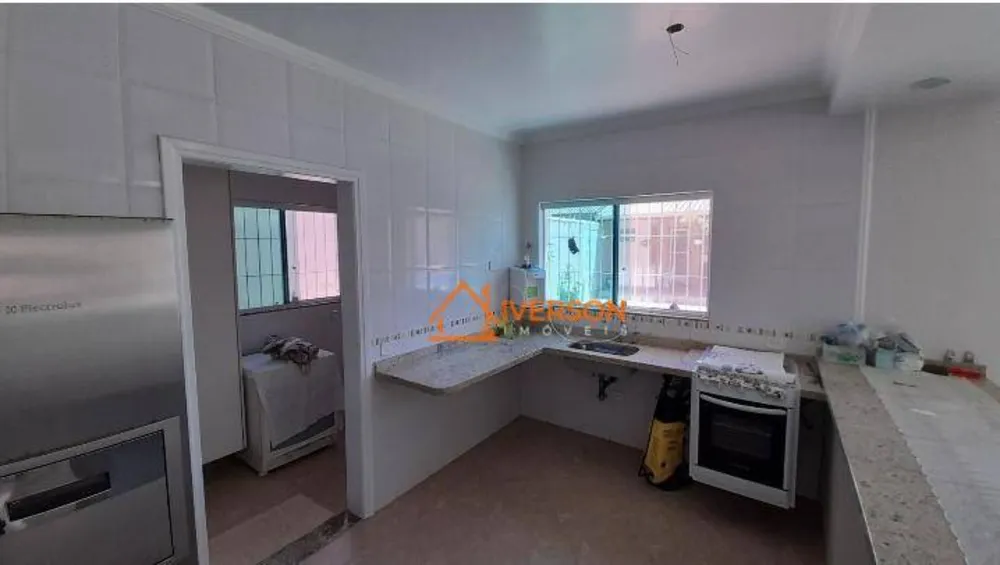 Sobrado, 3 quartos, 163 m² - Foto 2