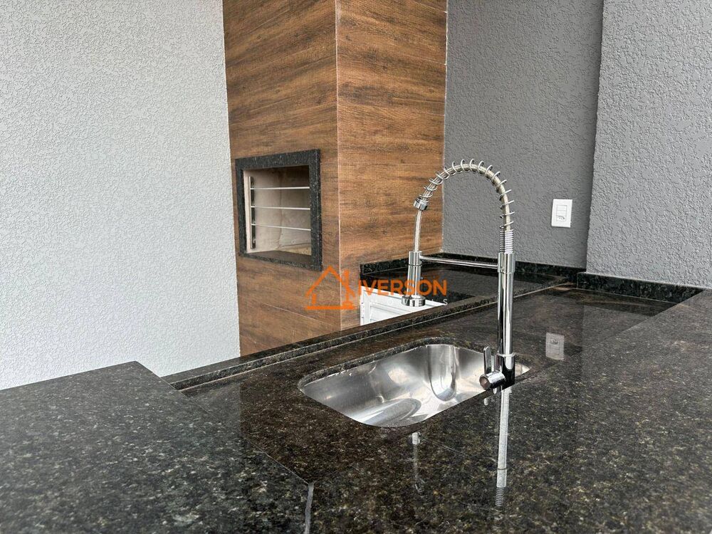 Casa à venda com 3 quartos, 155m² - Foto 2