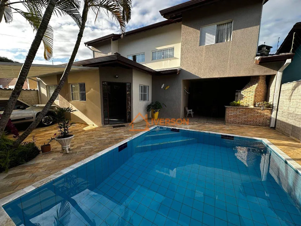 Sobrado, 4 quartos, 200 m² - Foto 1