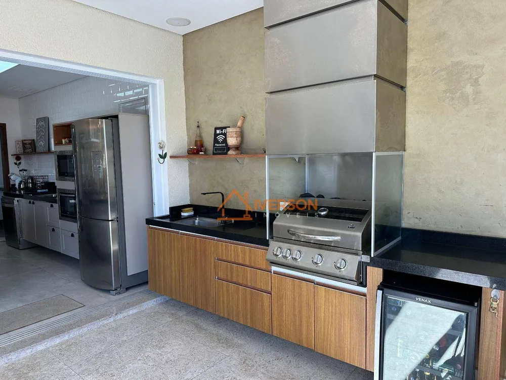 Sobrado, 4 quartos, 218 m² - Foto 2