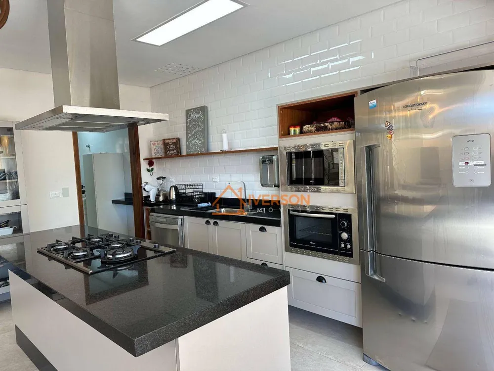 Sobrado, 4 quartos, 218 m² - Foto 3