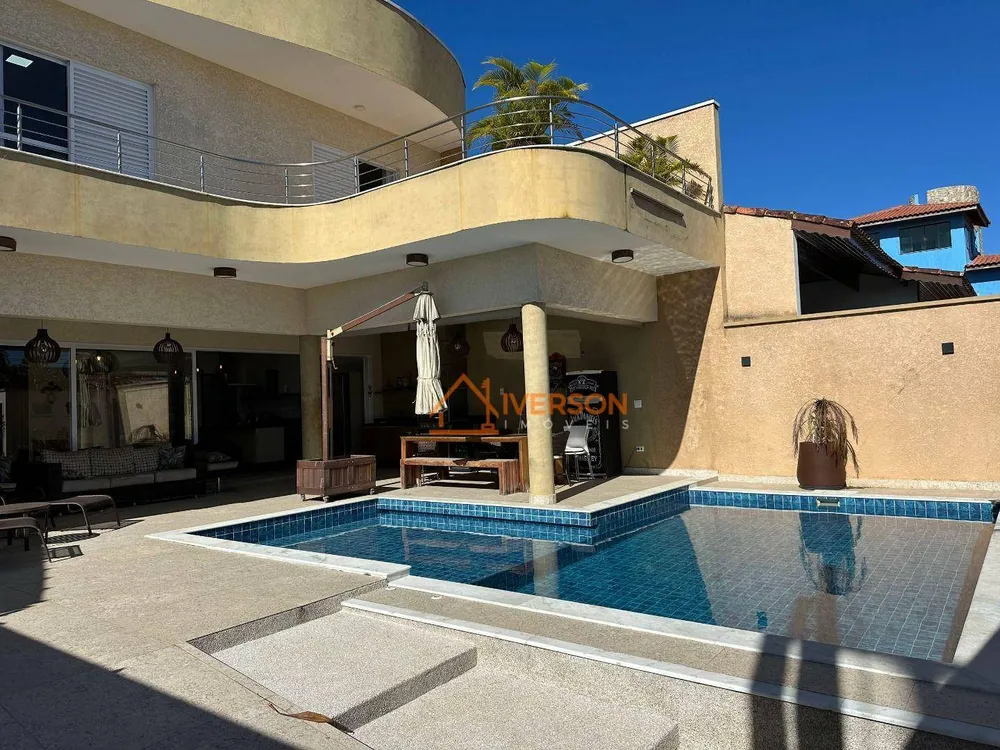 Sobrado, 4 quartos, 218 m² - Foto 1