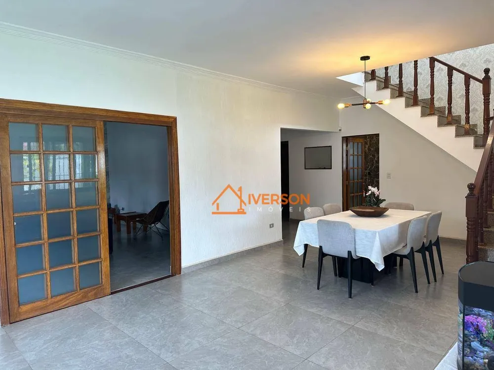 Sobrado, 5 quartos, 311 m² - Foto 2