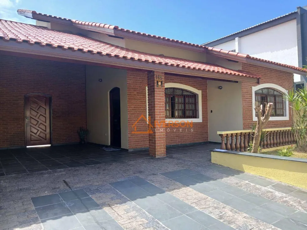 Casa, 3 quartos, 199 m² - Foto 1