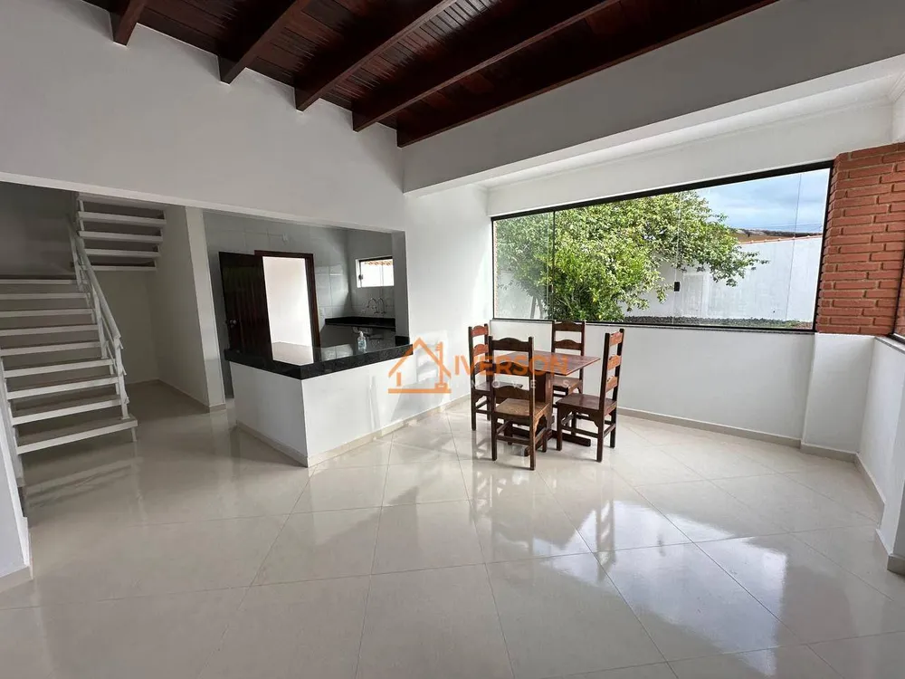 Sobrado, 3 quartos, 176 m² - Foto 1