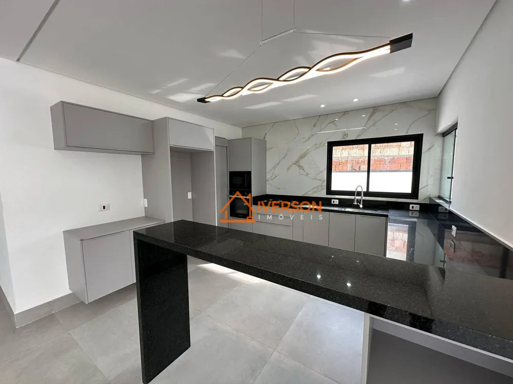 Sobrado, 4 quartos, 272 m² - Foto 8
