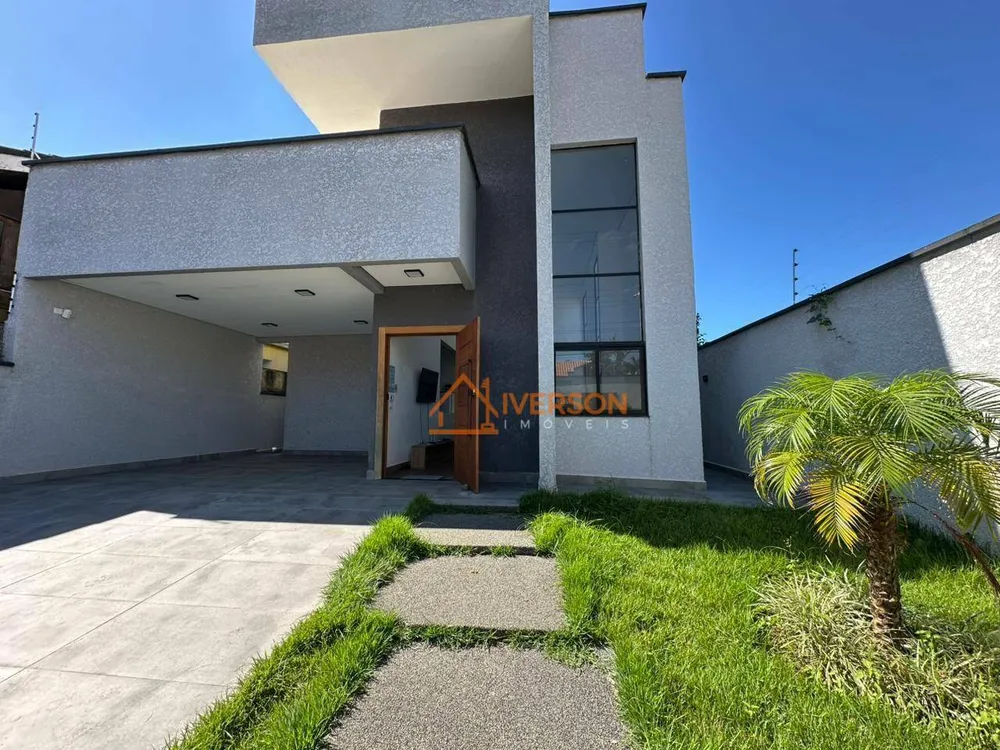 Casa, 4 quartos, 225 m² - Foto 1