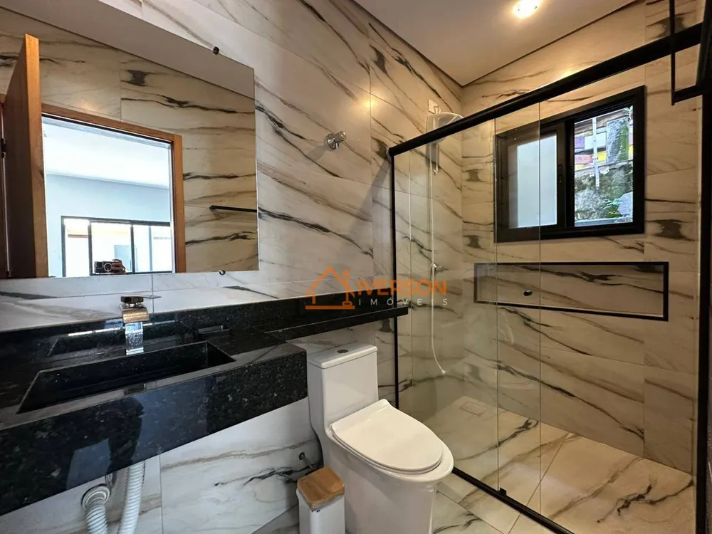 Casa, 4 quartos, 225 m² - Foto 2