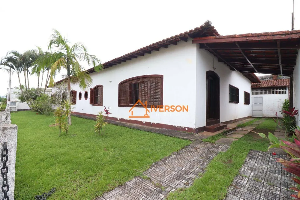 Casa, 4 quartos, 237 m² - Foto 1