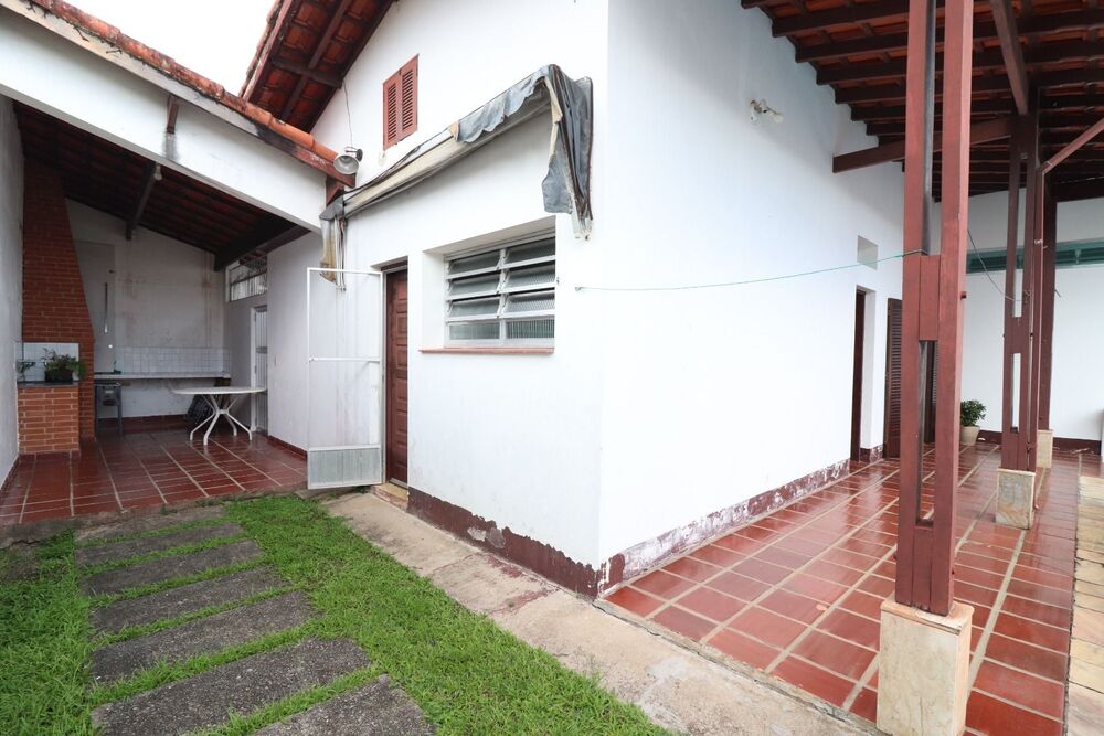 Casa, 4 quartos, 237 m² - Foto 2