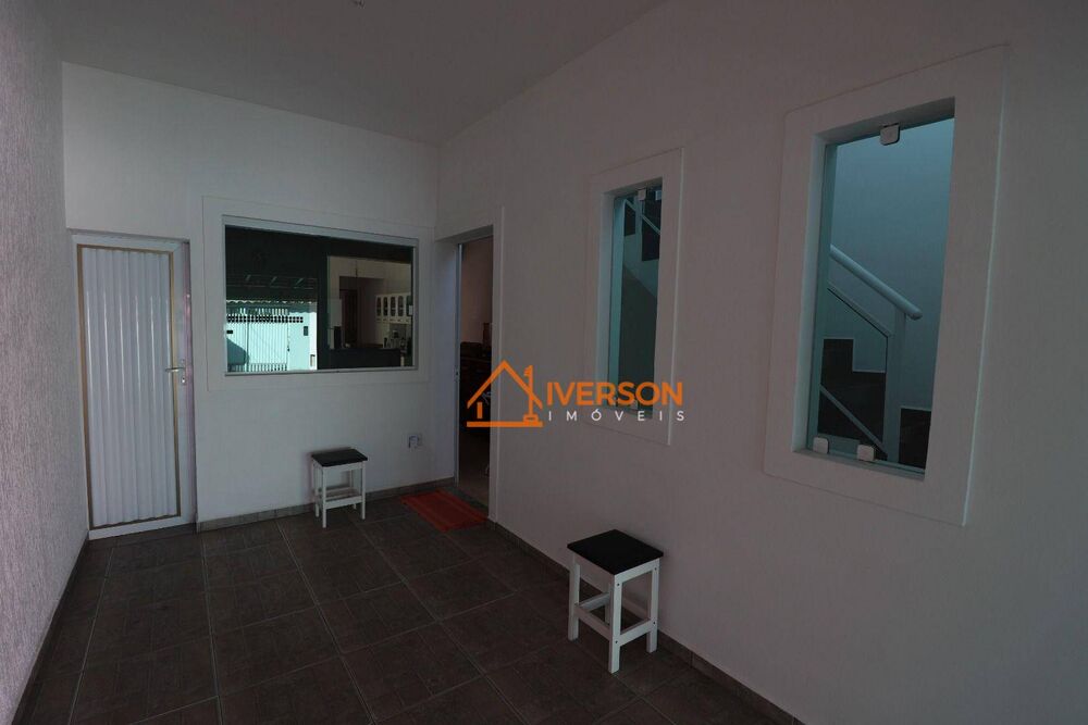 Sobrado à venda com 2 quartos, 80m² - Foto 1