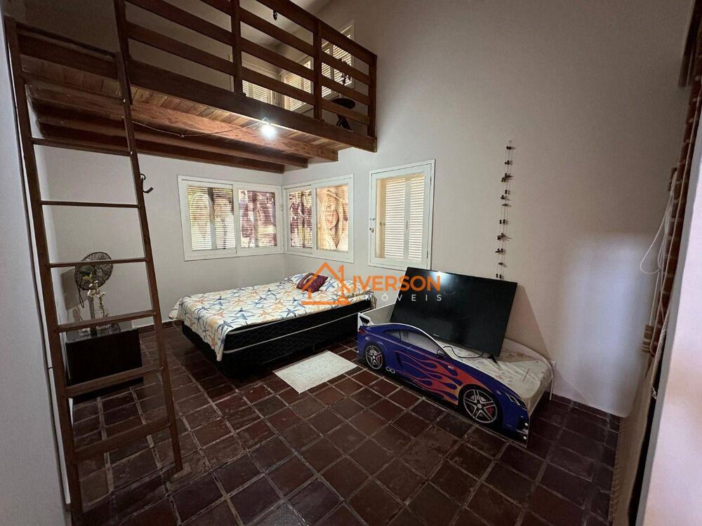 Casa à venda com 4 quartos, 216m² - Foto 7