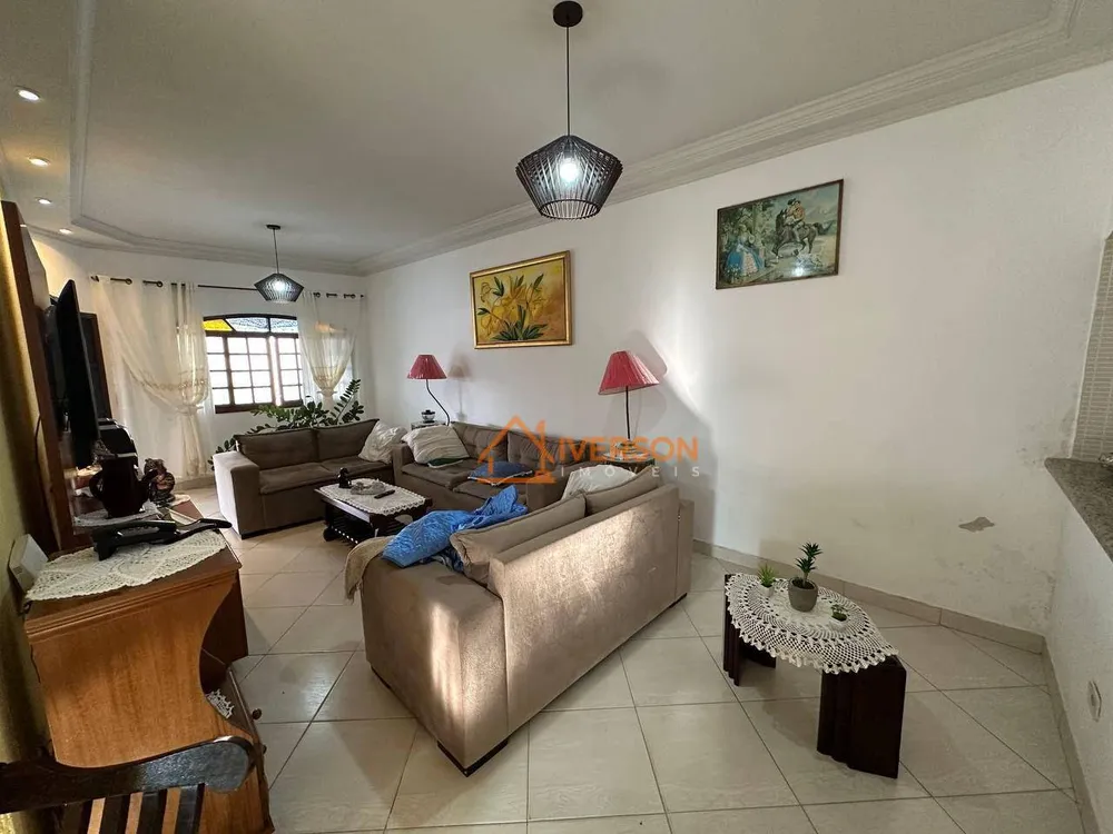Casa, 3 quartos, 158 m² - Foto 1