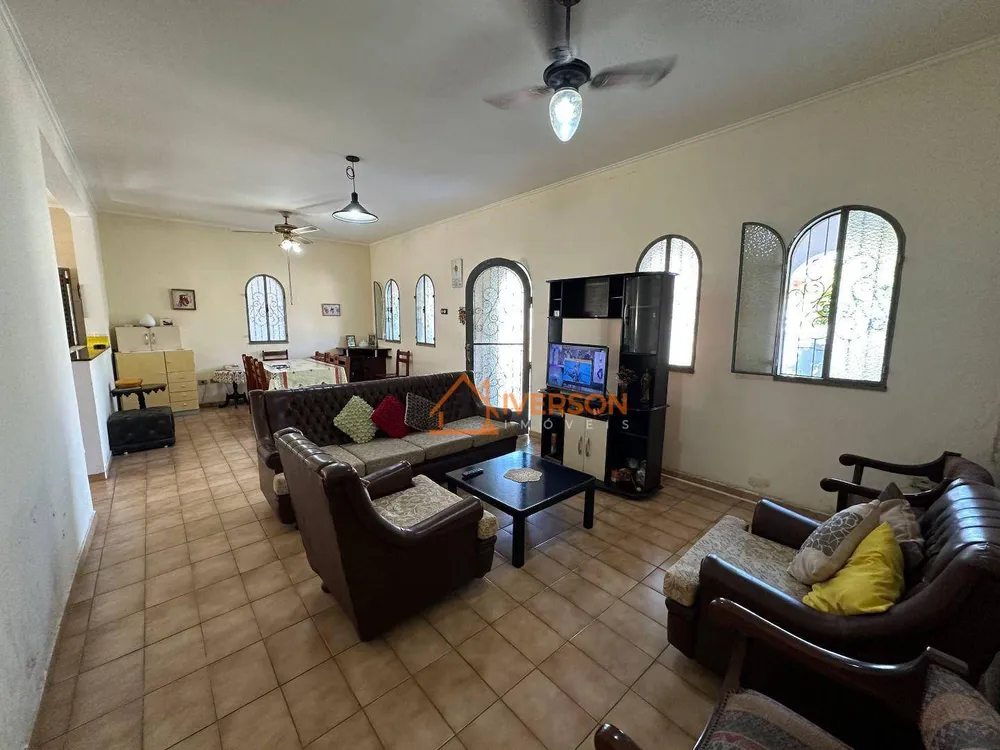 Casa, 3 quartos, 162 m² - Foto 1