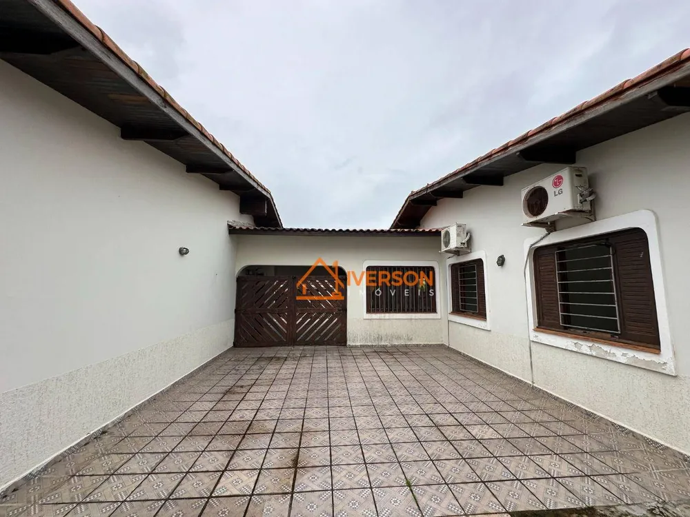Casa, 3 quartos, 209 m² - Foto 2
