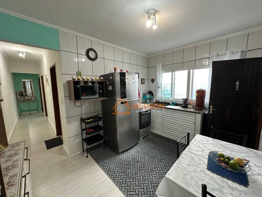 Casa, 2 quartos, 180 m² - Foto 1